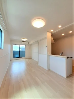 のマンスリーマンション・ウィークリーマンション「ウェルリッチ善通寺　Ⅰ 205・洋室(No.1437773)」メイン画像