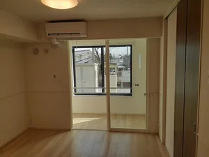 北佐久郡軽井沢町のマンスリーマンション・ウィークリーマンション「グレイスラムダ軽井沢 102・洋室(No.1438588)」メイン画像