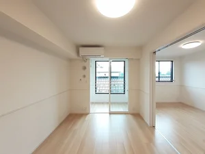 のマンスリーマンション・ウィークリーマンション「ヒカルサ富山水橋 205・洋室(No.1438939)」メイン画像