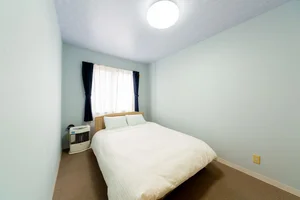 寝室②ダブルベッド