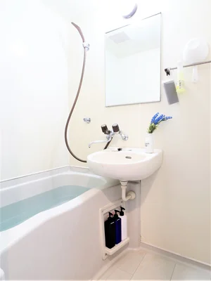 バストイレ別！シャンプーやボディーソープをご用意させていただいてるので入居してすぐ湯舟に浸かって疲れを癒すことが可能です♪