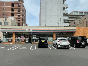 セブン-イレブン 札幌北17条店 徒歩2分