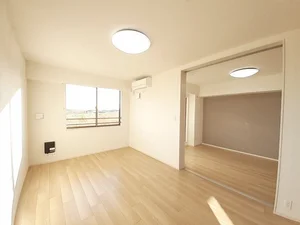 のマンスリーマンション・ウィークリーマンション「アムール鴨川 301・洋室(No.1439664)」メイン画像