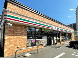 セブン-イレブン 札幌北8条東5丁目店 徒歩5分
