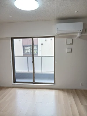 のマンスリーマンション・ウィークリーマンション「ヒカルサ四日市西浜田 206・洋室(No.1440570)」メイン画像
