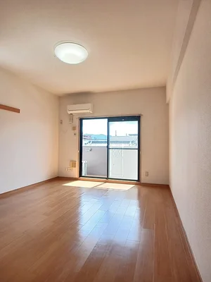 湯田温泉駅（山口県）のマンスリーマンション・ウィークリーマンション「ラフィーネ不動今井 202・洋室(No.1441350)」メイン画像