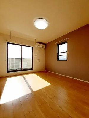 のマンスリーマンション・ウィークリーマンション「スマイリーハウス宇和　Ⅲ 202・洋室(No.1443486)」メイン画像