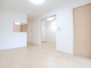 のマンスリーマンション・ウィークリーマンション「ニュークレストヒルズ　Ⅱ 104・洋室(No.1443669)」メイン画像