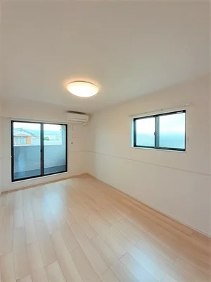 香川県のマンスリーマンション・ウィークリーマンション「綾川ヒルズ　西館 201・洋室(No.1443838)」メイン画像