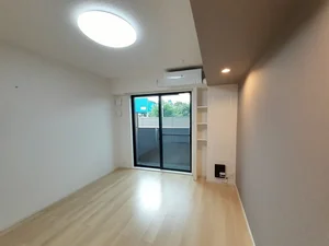 のマンスリーマンション・ウィークリーマンション「シャルモン深野　Ｅａｓｔ 102・洋室(No.1444352)」メイン画像