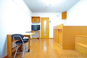 のマンスリーマンション・ウィークリーマンション「レオパレスウエスト　シティ 102(No.1444857)」メイン画像