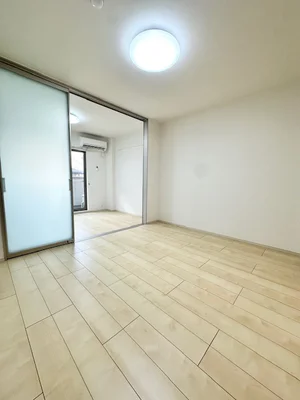 大阪府のマンスリーマンション・ウィークリーマンション「カーサ　セレーナ 205・洋室(No.1445559)」メイン画像