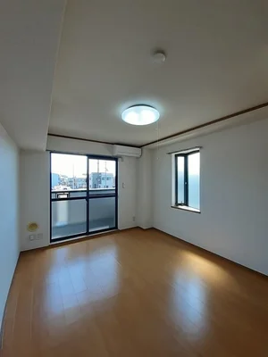 のマンスリーマンション・ウィークリーマンション「カーサ木太Ⅱ 205・洋室(No.1445605)」メイン画像