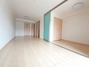 手柄駅（兵庫県）のマンスリーマンション・ウィークリーマンション「ポーシェガーデン５ 503・洋室(No.1448830)」メイン画像