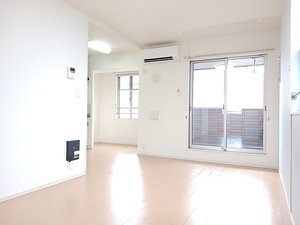 のマンスリーマンション・ウィークリーマンション「スッド　アルトゥーラ 201・洋室(No.1449521)」メイン画像