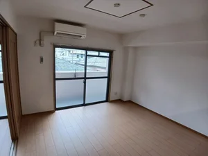 のマンスリーマンション・ウィークリーマンション「パラディヒラムネ２ 302・洋室(No.1449861)」メイン画像
