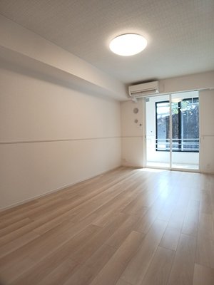 愛媛県のマンスリーマンション・ウィークリーマンション「プラス　オン 102・洋室(No.1451165)」メイン画像