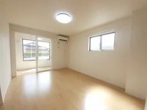 駒ヶ根市のマンスリーマンション・ウィークリーマンション「Ｂｅｌｌｆｉｏｒｅ　Ａ 101・洋室(No.1451663)」メイン画像