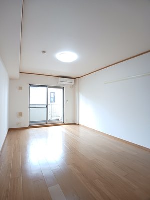 のマンスリーマンション・ウィークリーマンション「ユング　フラウⅡ 102・洋室(No.1452991)」メイン画像