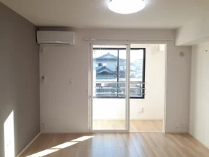 富山大学高岡キャンパス周辺のマンスリーマンション・ウィークリーマンション「ヒカルサ高岡角ウエスト 204・洋室(No.1454401)」メイン画像