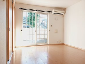 のマンスリーマンション・ウィークリーマンション「ウィンド・フィル　Ⅰ棟 103・洋室(No.1454412)」メイン画像