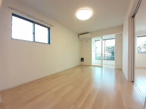 のマンスリーマンション・ウィークリーマンション「ＰＡＲＫＳＩＤＥ　ＣＯＵＲＴⅣ 101・洋室(No.1454655)」メイン画像