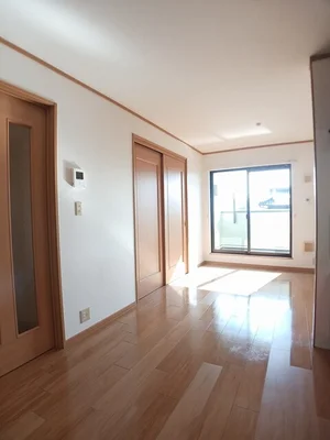 のマンスリーマンション・ウィークリーマンション「ソル・サリエンテ　Ｂ 201・洋室(No.1456174)」メイン画像