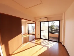 日本映画大学白山キャンパス周辺のマンスリーマンション・ウィークリーマンション「ヒルサイドビュー 302・洋室(No.1456232)」メイン画像