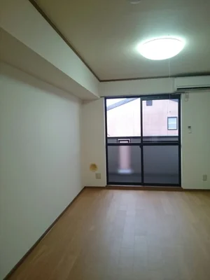 香川県のマンスリーマンション・ウィークリーマンション「カーサ木太Ⅱ 202・洋室(No.1456880)」メイン画像