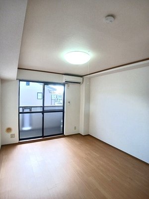 高松市のマンスリーマンション・ウィークリーマンション「カーサ木太Ⅱ 202・洋室(No.1456880)」メイン画像