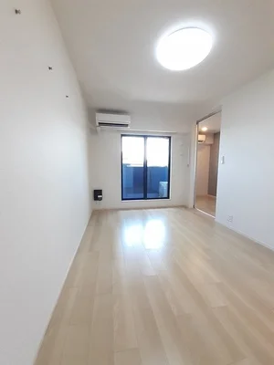 のマンスリーマンション・ウィークリーマンション「Ｄ．ＫｏＫｏｎａ　Ａ 202・洋室(No.1459854)」メイン画像