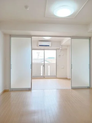 のマンスリーマンション・ウィークリーマンション「デスパシオ 305・洋室(No.1461079)」メイン画像