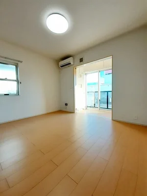 余戸駅（愛媛県）のマンスリーマンション・ウィークリーマンション「Ｓｗｉｎｇ　Ｓｉｎｇ 101・洋室(No.1463402)」メイン画像