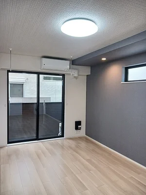 のマンスリーマンション・ウィークリーマンション「ヒカルサ四日市東阿倉川 107・洋室(No.1464385)」メイン画像