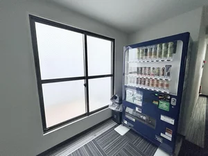 2Fに自動販売機がございます♪