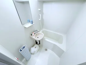 バストイレは別♪バスルームには風呂桶・風呂イス・風呂用洗剤・スポンジをご用意しておりますのでぜひご活用ください!