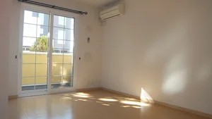 のマンスリーマンション・ウィークリーマンション「カーポラヴォーロ　Ⅰ 101・洋室(No.1466362)」メイン画像