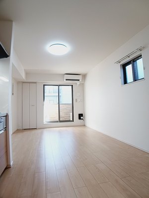 のマンスリーマンション・ウィークリーマンション「コスモフィオーレⅢ　Ａ 203・洋室(No.1468287)」メイン画像