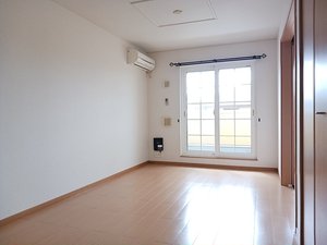 のマンスリーマンション・ウィークリーマンション「メゾン・ドゥ・ソレイユ　Ｂ 203・洋室(No.1469504)」メイン画像