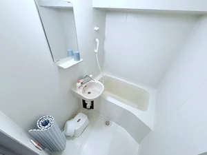 バストイレは別♪バスルームには風呂桶・風呂イス・風呂用洗剤・スポンジをご用意しておりますのでぜひご活用ください!