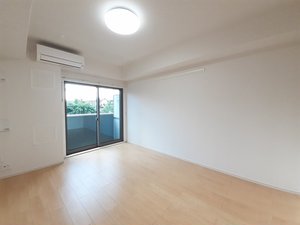 のマンスリーマンション・ウィークリーマンション「メゾン　フォレスティエール２ 102・洋室(No.1473083)」メイン画像