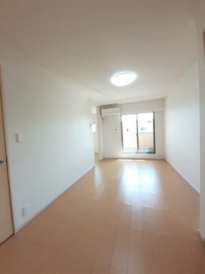のマンスリーマンション・ウィークリーマンション「クラール仏生山Ｂ 202・洋室(No.1475431)」メイン画像
