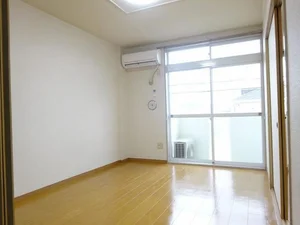 益生駅（三重県）のマンスリーマンション・ウィークリーマンション「トロワレーヴⅡ 202・洋室(No.1475869)」メイン画像