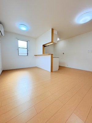 のマンスリーマンション・ウィークリーマンション「ラ　ラ・シャト－美登利パートⅡ 201・洋室(No.1476752)」メイン画像