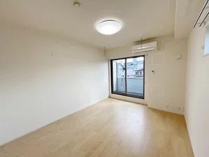 のマンスリーマンション・ウィークリーマンション「ＳＱＵＡＲＥ　新町 203・洋室(No.1477421)」メイン画像
