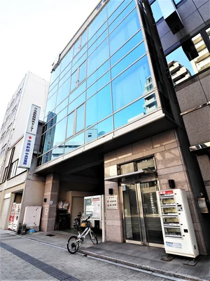 中国新聞　中央営業所まで徒歩１分