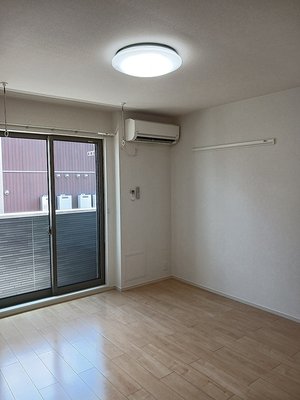 のマンスリーマンション・ウィークリーマンション「スクエア下之宮Ⅱ 102・洋室(No.1477827)」メイン画像