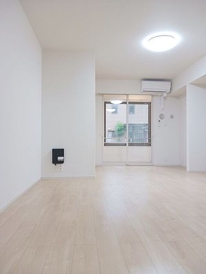 のマンスリーマンション・ウィークリーマンション「エミーズリーフ 102・洋室(No.1478456)」メイン画像