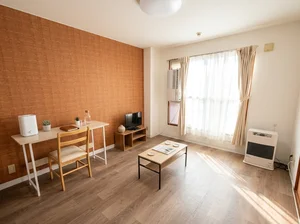 のマンスリーマンション・ウィークリーマンション「✨【バス停徒歩3分】広々2DK🏠敷地内駐車場＆ネット対応◎出張・2人滞在に最適！ 503(No.1479303)」メイン画像