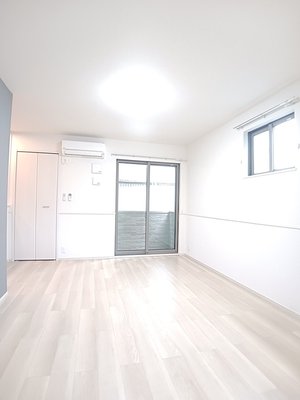 大阪府のマンスリーマンション・ウィークリーマンション「シャイン泉 102・洋室(No.1479629)」メイン画像